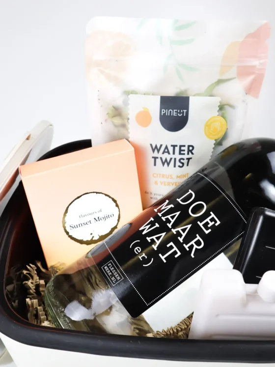 Koelbox cadeau – waterpakket met Zusss glazen, watertwist & cocktailsnoepjes